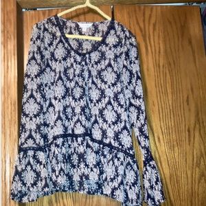 Charming Charlie’s light weight poly cotton nylon adorable shirt. Smoke free